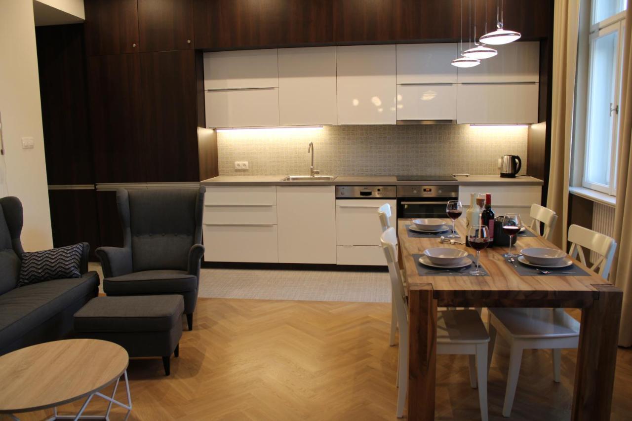 Dominican Square By Hashtag Apartments Krakow Bagian luar foto